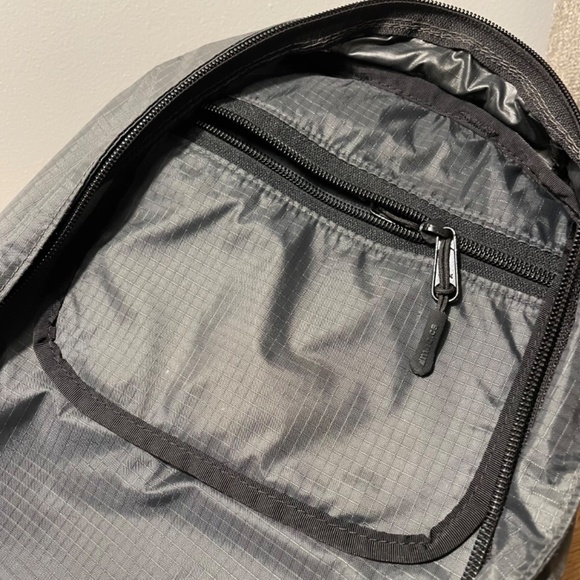 Mountain Equipment Co-op Backpack Lightweight Gray – LIKE NEW - Picture 3 of 14